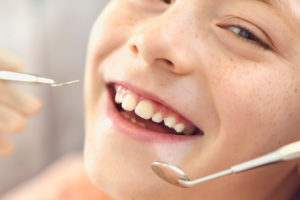Caries en dientes de leche: Información, tratamiento y prevención